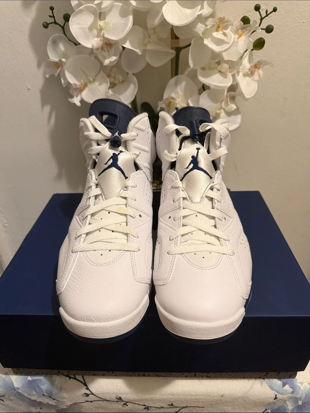 Jordan Men's White and Navy High-Top Sneakers